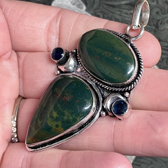 Heliotrope Bloodstone Crescent Moon Pendant Stone Crystal Jewelry - Picture 4 of 5